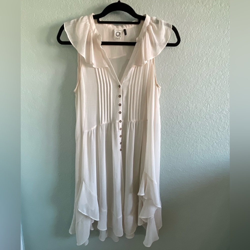 Anthropologie white tunic size medium
